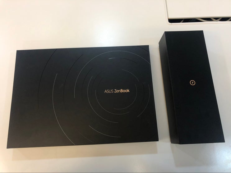  인텔 11세대 타이거레이크 탑재 에이수스 노트북 ZenBook Flip S UX371EA (2 in 1 플립 디스플레이 탑재)
