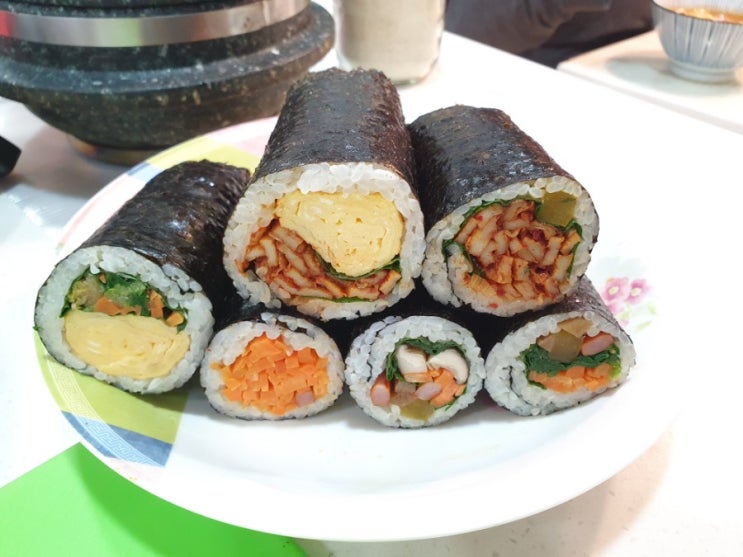 오늘의 저녁 메뉴 추천 : 불오뎅 김밥 / 계란말이 김밥 / 당근 듬뿍 김밥 / 일반 김밥 / 김밥 만들기 / 50% 키토김밥