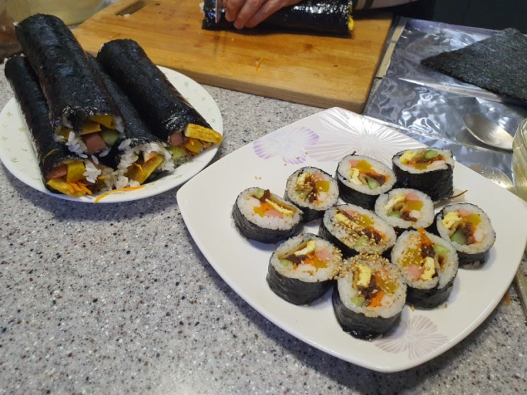  김밥고수 이모님께 맛있게 김밥 만드는 법 전수받고 왔어요~~^^
