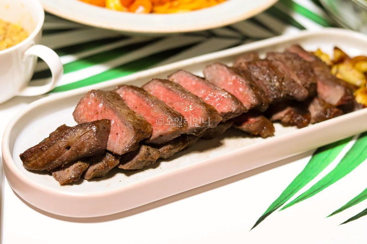  스테이크 맛있게 굽는법 육즙가득한 완벽한 핑크빛 한우채끝살