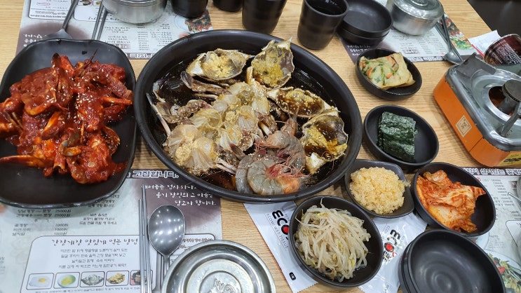  도봉산 게장 무한리필 옹기꽃게장 초입에 있어요.