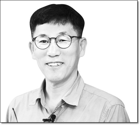정경심 판결 때린 與…진중권 “이젠 <b>사법개혁</b>? 단체로 실성”