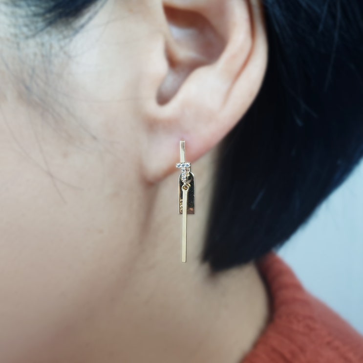  더벨루 14K 18K 일자스틱 원터치 선물 데일리 심플 귀걸이