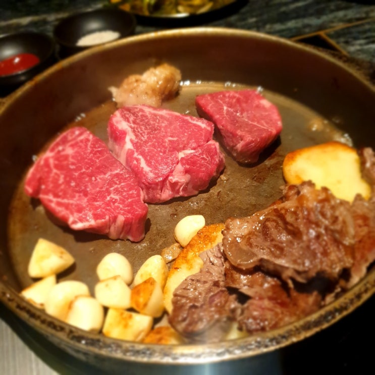  데이트, 회식장소에 최적인 강남역 소고기 맛집 창고43