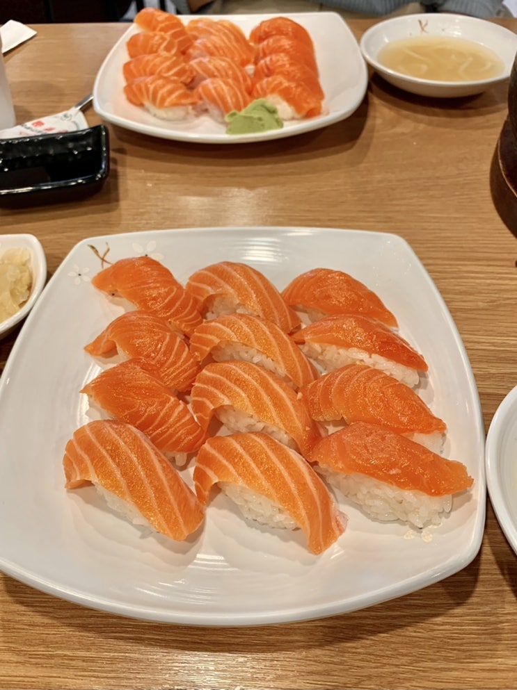  신용산역 은행골 초밥&참치