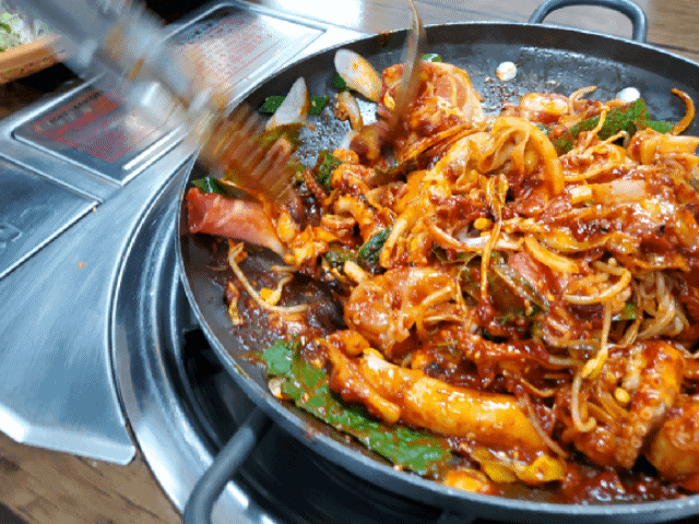  불맛 제대로 나는 직화 쭈구미 하우스[파주 야당동 맛집]