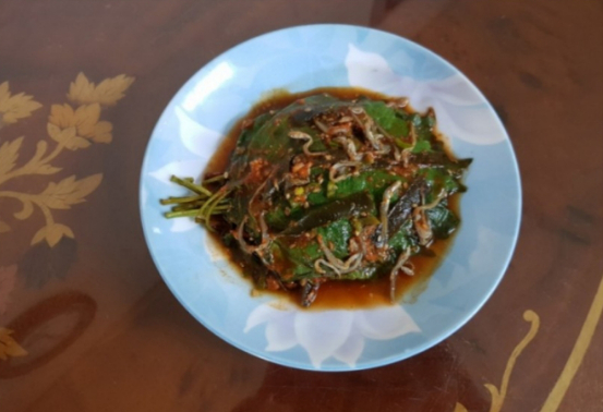  밥 한공기 뚝딱 깻잎찜