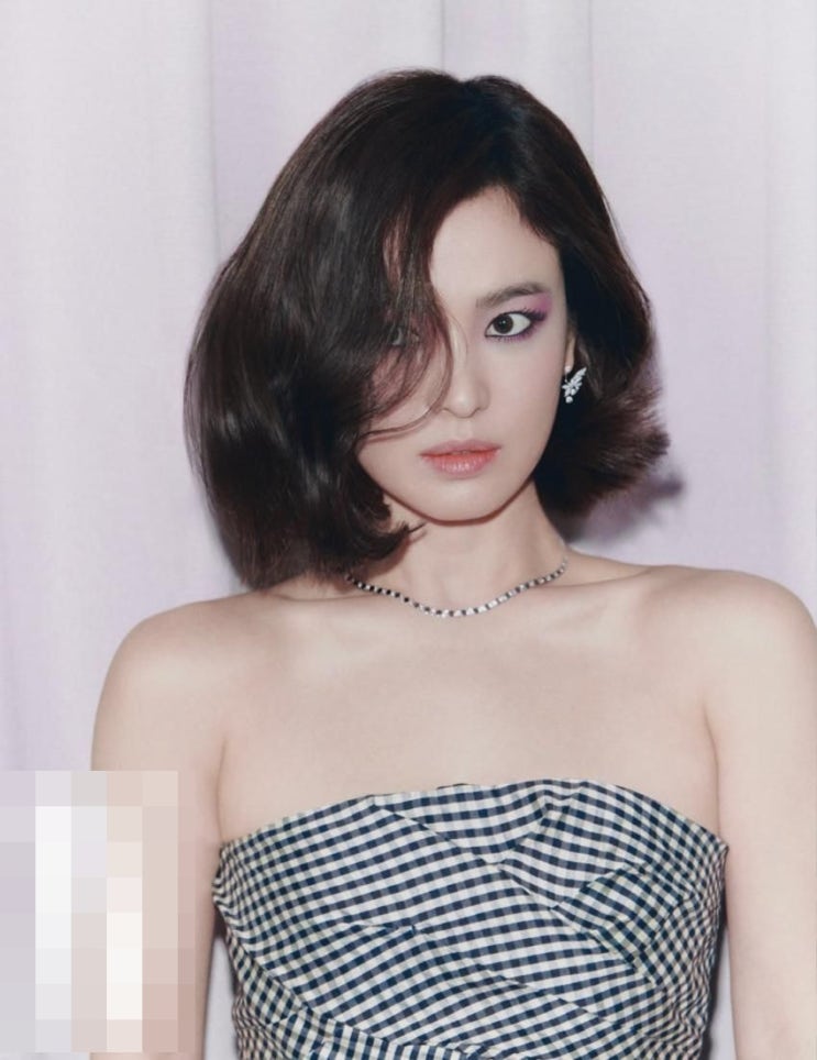  역대급 미모 갱신한 송혜교 근황 화보사진