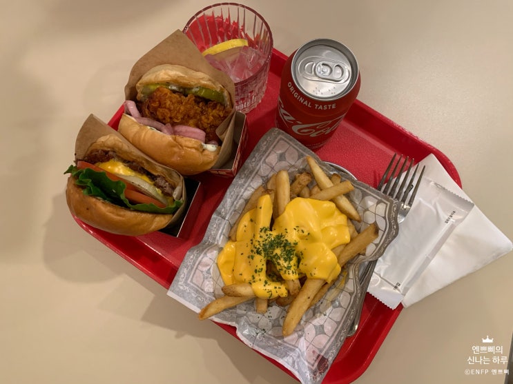  염창 등촌역 맛집 :: 자이온_육즙 가득 패티가 있는 버거와 자이온 커피를 동시에!