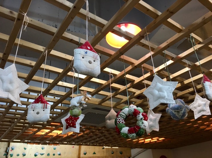  대구 칠곡 따뜻한 산장 느낌 클라이밍센터