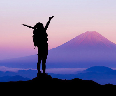  멀리서 산을 바라보는 꿈