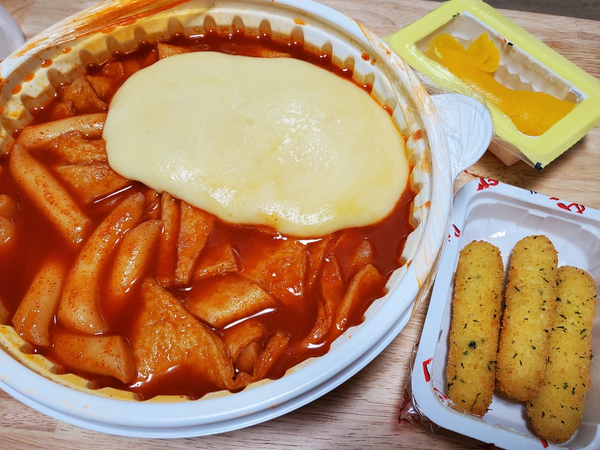  (배달의 민족) 응급실떡볶이는 치즈 추가 필수