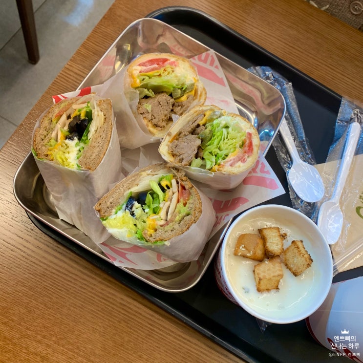  목동 오목교 맛집 :: 퀴즈노스 목동오목교점_야식으로 먹은 리코타 베지&아보카도 샌드위치와 클램 차우더 스프