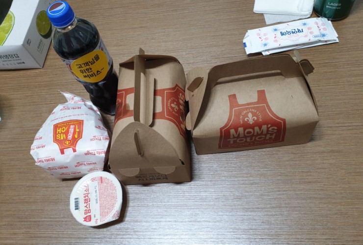  맘스터치 후레이크 갈릭, 어니언치즈뿌치 내슈빌핫치킨버거 한신대점 솔직 후기
