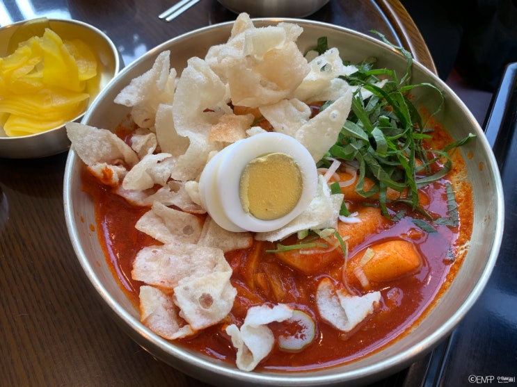 도산공원 압구정로데오 맛집 :: 창화당 도산점_모듬만두와 새우완탕면, 떡볶이 세뚜세뚜