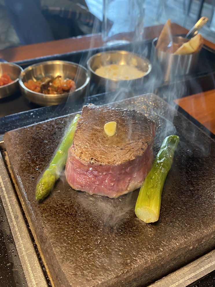 [신촌 데이트 맛집] 분위기 좋은 스테이크, 파스타 맛집 : 양현명 셰프 현명식탁