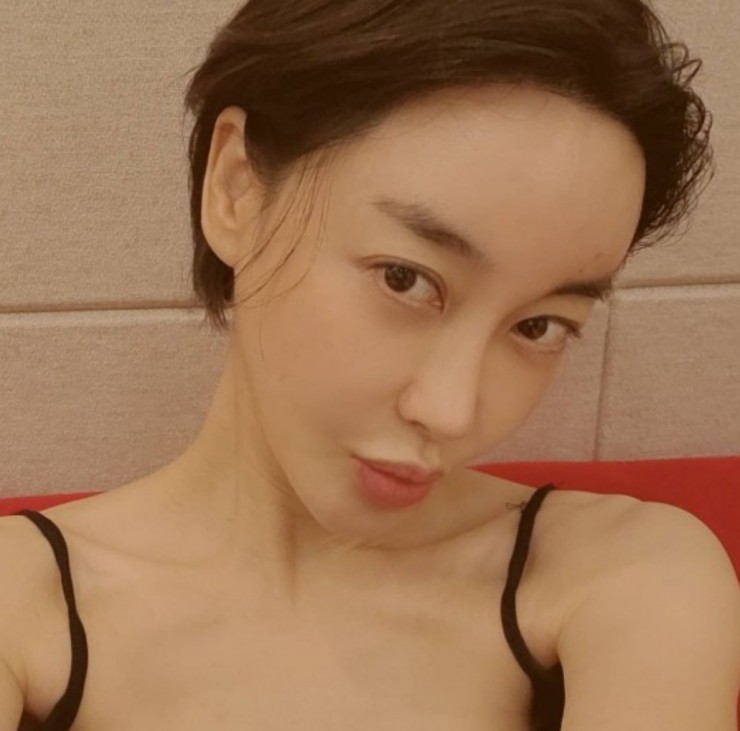 46세 나이 배우 김혜은 "인스타그램"  움푹 파인 쇄골  섹시 비주얼