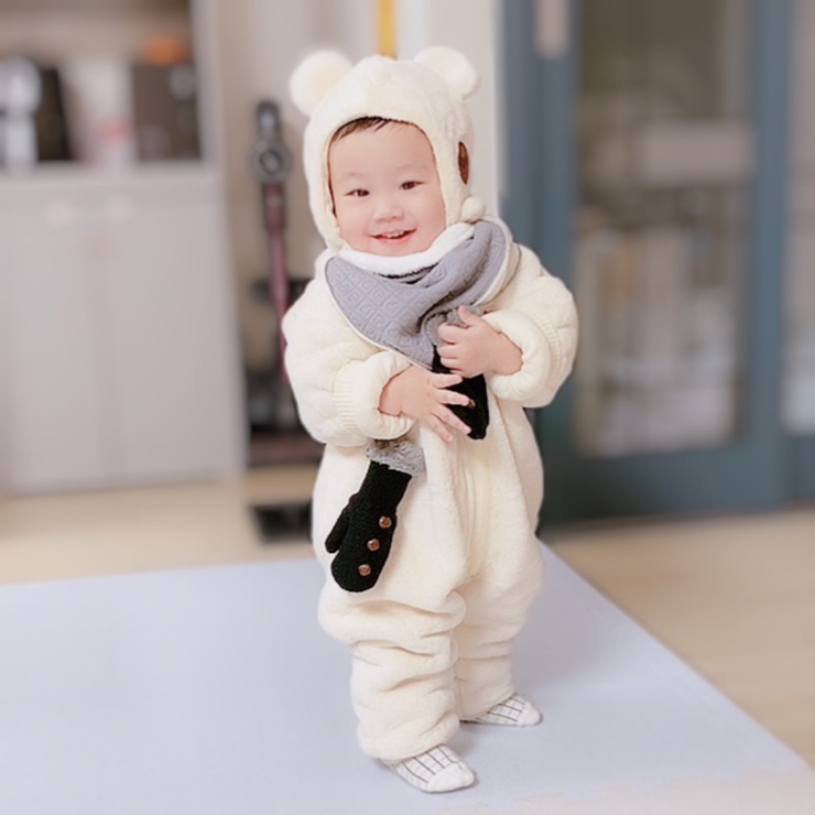  560. 크리스마스의 하얀 아기곰
