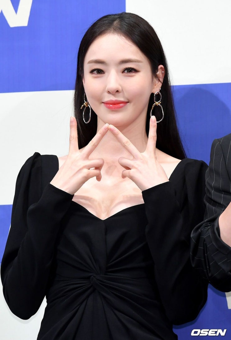 이다희 나이 결혼 남자친구 학력 키 고향 가족 성형전후 동생 김소연 이다희 나이 결혼 남자친구 학력 키 고향 가족 성형전후 동생 김소연