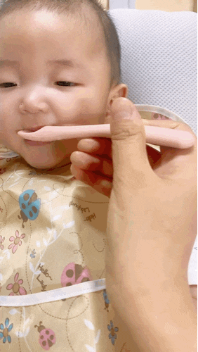  정우의 첫 이유식을 시작했어요.