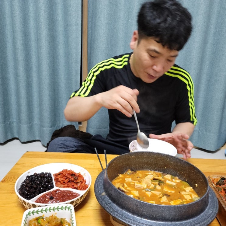  신랑님은 요리중 구치소같은 밥 도둑들
