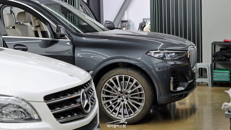하남 초이로 / 아이나비 QXD 5000 블랙박스 장착, 보조배터리 시공 / BMW / X7