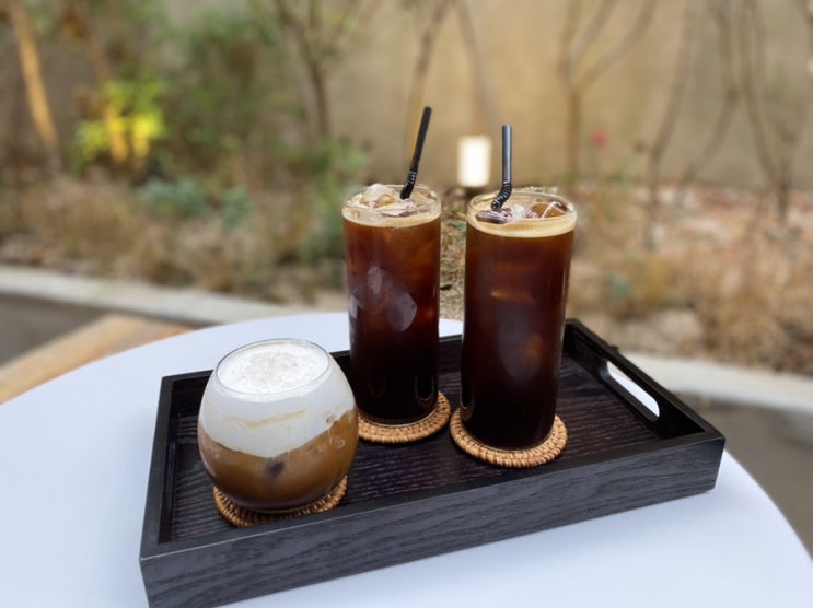  명일동 카페 나팔(CAFE NAPAL) 캠핑장 느낌의 이색적인 카페 불멍가능