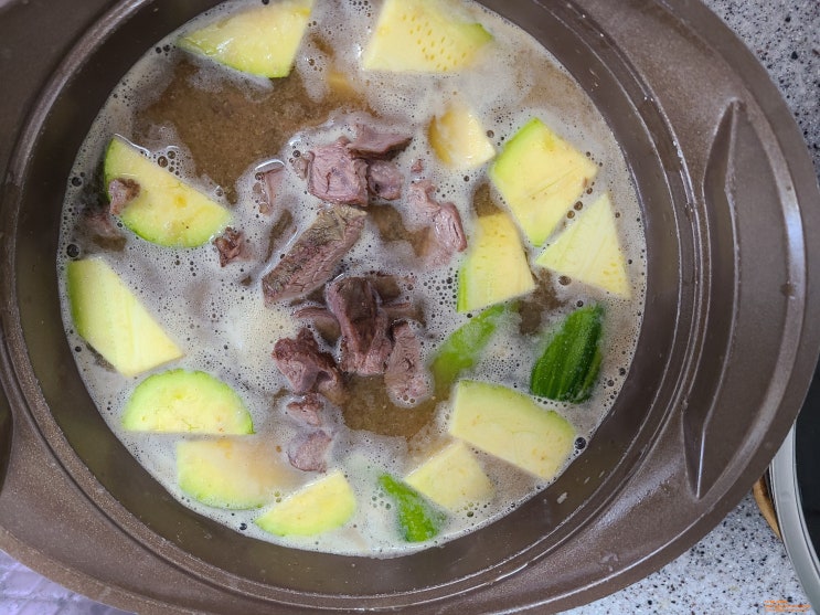  수비드 조리법 사태를 이용한 소고기 된장찌개