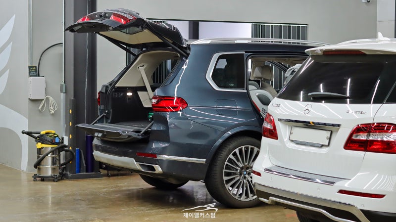 하남 초이로 / 아이나비 QXD 5000 블랙박스 장착, 보조배터리 시공 / BMW / X7