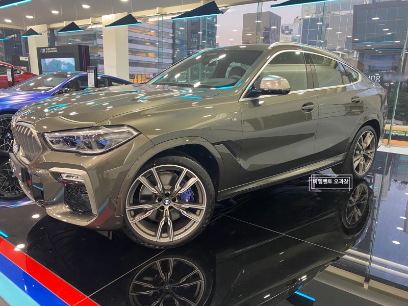 2021 BMW X6 M50i 맨하탄 그린 색상 프로모션과 옵션