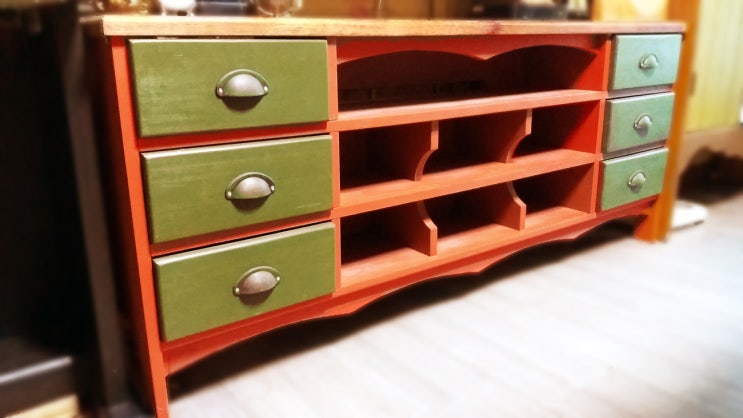  장미색 원목 장식장 Rose Color tv armoire