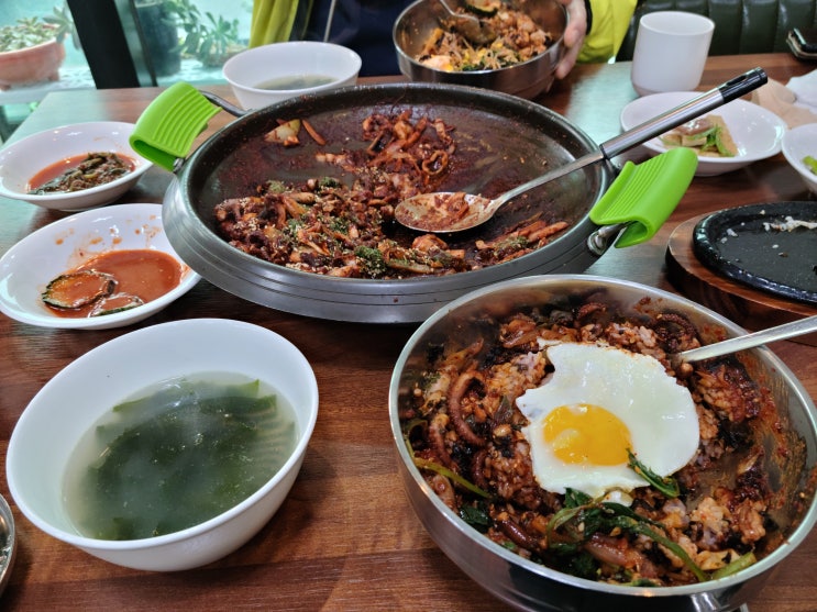 에코랜드맛집 뽕꼬랑 식당 푸짐한 낙지볶음과 계란후라이 에코랜드맛집 뽕꼬랑 식당 푸짐한 낙지볶음과 계란후라이