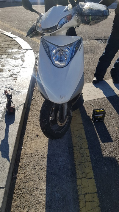  오토바이출장 수락산 혼다SCR110오토바이 모토뱃배터리로 교체