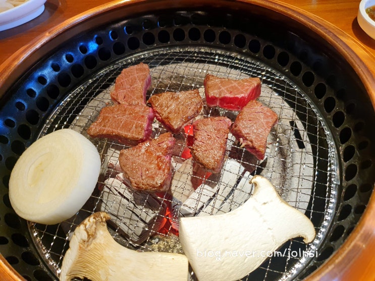  건대 소고기 맛집 새벽집 군자점 한우 등심 육회비빔밥 꿀맛
