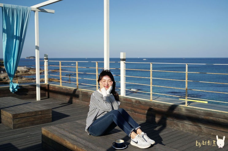 속초 여행코스 장사항 바다 앞 카페 어나더블루 속초 여행코스 장사항 바다 앞 카페 어나더블루