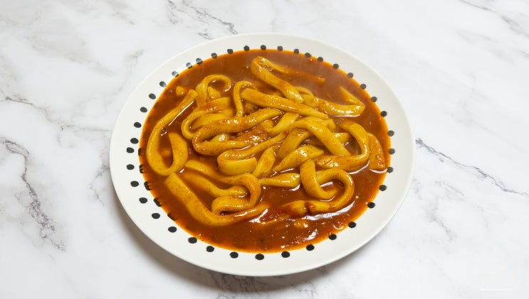  풀무원 밀누늘 맵칼떡볶이! 진짜 매워~ 매운맛 매니아를 위한 맛이로군