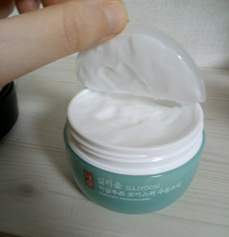  요즘 우리집 아이들은  일리윤써요  일리윤 세라마이드 아토 집중 크림   일리윤로션 일리윤수분크림