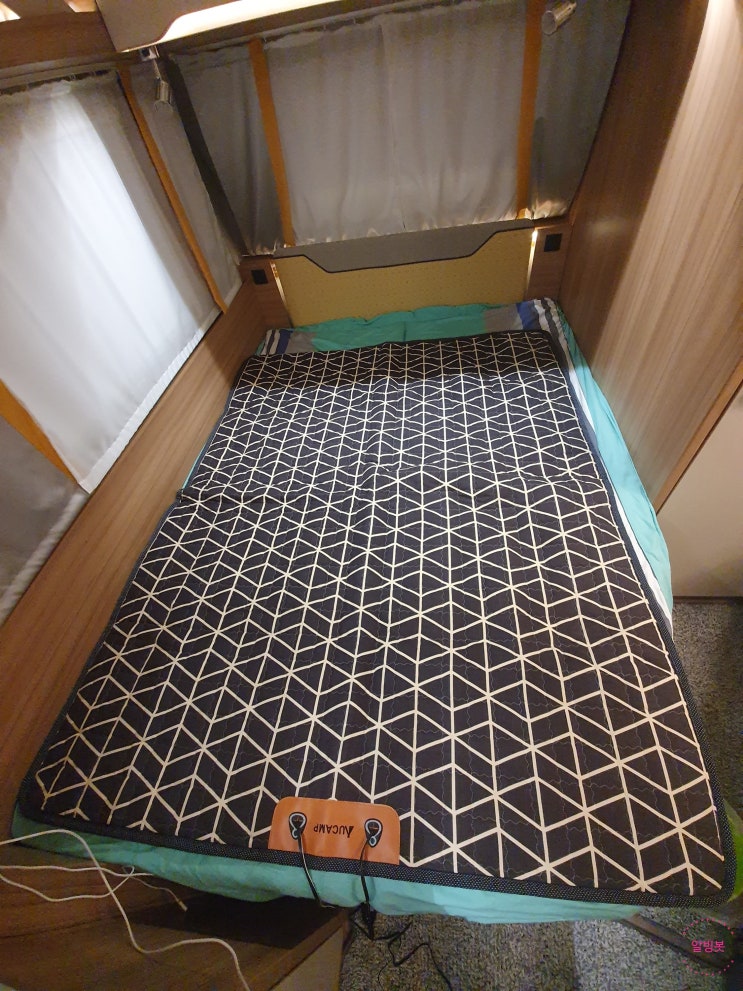 유캠프 워셔블 온열매트를 카라반 450fu 침대에서 사용 후기