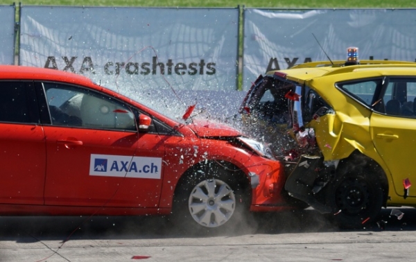 보험사, 車사고 줄었는데 치료비 급증에 ‘골머리’ 보험사, 車사고 줄었는데 치료비 급증에 ‘골머리’
