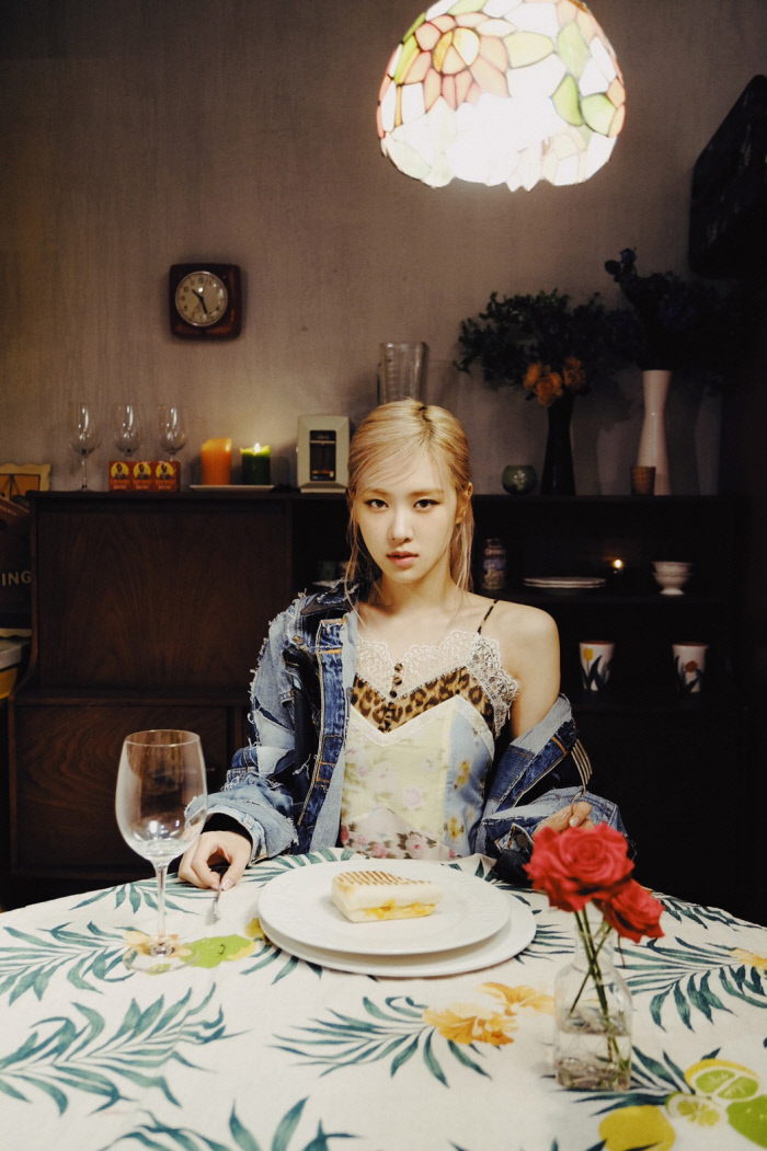 블랙핑크 로제 솔로 앨범 서브 타이틀곡 'GONE' 뮤직비디오 공개! 블랙핑크 로제 솔로 앨범 서브 타이틀곡 'GONE' 뮤직비디오 공개!