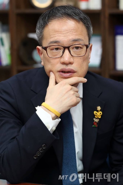 "김의겸 아내탓, 김상조 집주인탓, 박주민 부동산 사장님탓" "김의겸 아내탓, 김상조 집주인탓, 박주민 부동산 사장님탓"