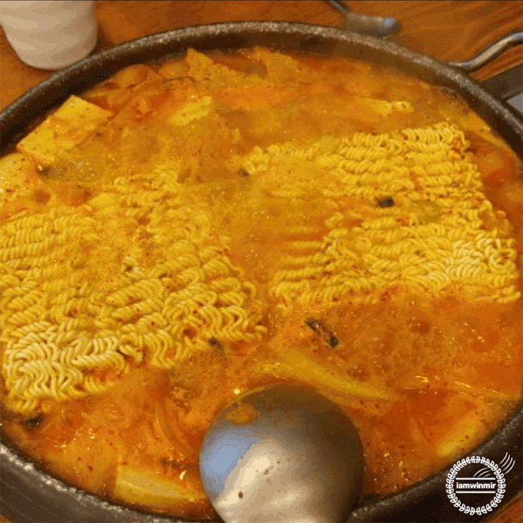 부대찌개로 10년 이상 한결같은 대학동 밥집 다부찌 부대찌개로 10년 이상 한결같은 대학동 밥집 다부찌