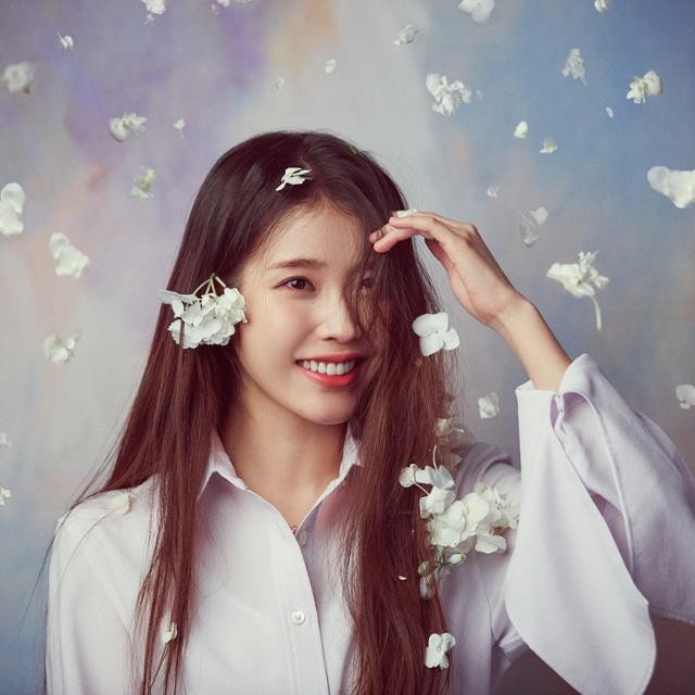  24. (2021ver.) 아이유 라이브 [4K] 딩고뮤직 : 하루 끝, 너의 의미, 스물셋, 밤편지, 팔레트, 가을 아침, 삐삐, Blueming, 에잇, Coin, 라일락