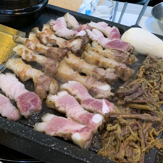  제주 돼지잡스 흑돼지 고사리의 궁합이란