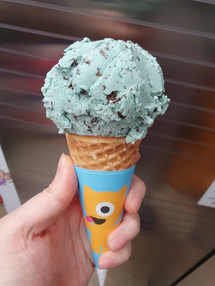  [배스킨라빈스] 4월 한정 이달의 맛 민초여 봉봉하라! 민트초코 봉봉 신메뉴 추천/이벤트참여/가격/칼로리/맛/솔직평가 (싱글레귤러 1스쿱 3,200원)