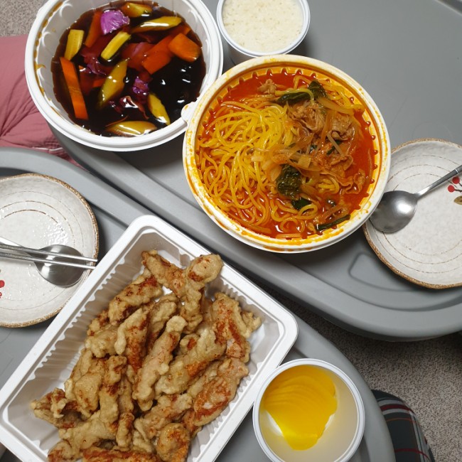  코스트코 통새우 볶음밥, 낭만쭈꾸미, 굽네 닭가슴살만두, 소대창구이, 바른 유기농 그릭요거트, 금미옥 쌀떡볶이, 엄마표 비빔국수, 장가방 차돌짬뽕 탕수육 .... Bye ...