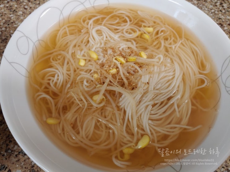  콩나물이 들어간 멸치 잔치국수 만들기