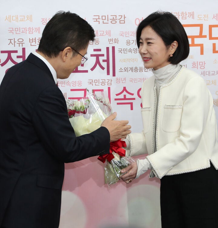 ê¹œê¹œì´ ì§„í–‰ì— í—ˆì€ì•„ ì§í•¨ í—ˆìœ„ë¡œ í'œê¸°í•œ ì´ìƒí•œ êµ­íšŒê°„ë‹´íšŒ í•™ë ¥ ìœ„ì¡° ë…¼ëž€ ì´ë¯¸ì§€ ì „ë¬¸ê°€ ê²°í˜¼ ë‚¨íŽ¸ ìžë…€ ë‚˜ì´ ìŒì£¼ìš´ì „ ì „ê³¼ ìž¬ì‚° í