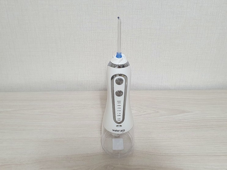  청결한 잇몸 관리에 필수인 워터픽 휴대용 구강세정기