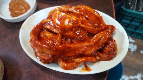 수유역 황제숯불꼼장어의 양념꼼장와와 갈비살 수유역 황제숯불꼼장어의 양념꼼장와와 갈비살